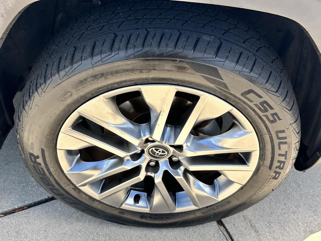 used 2020 Toyota RAV4 car, priced at $24,274