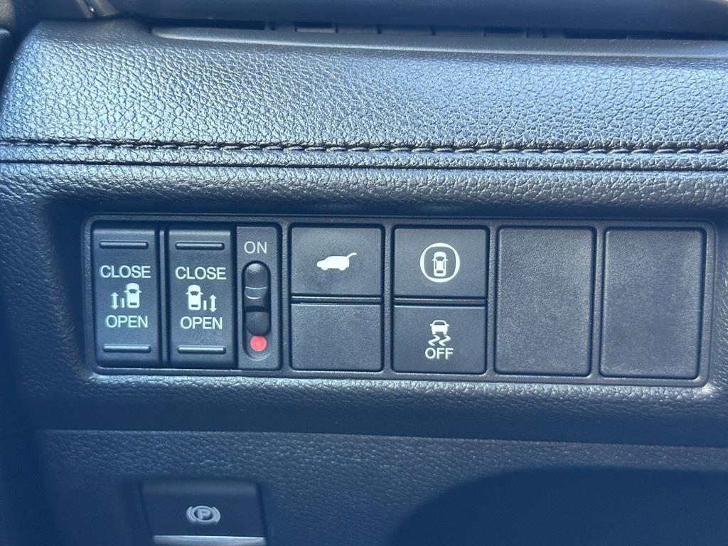 used 2024 Honda Odyssey car, priced at $35,000