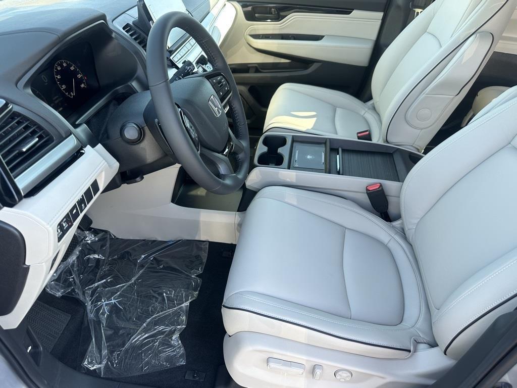 new 2026 Honda Odyssey car, priced at $48,990
