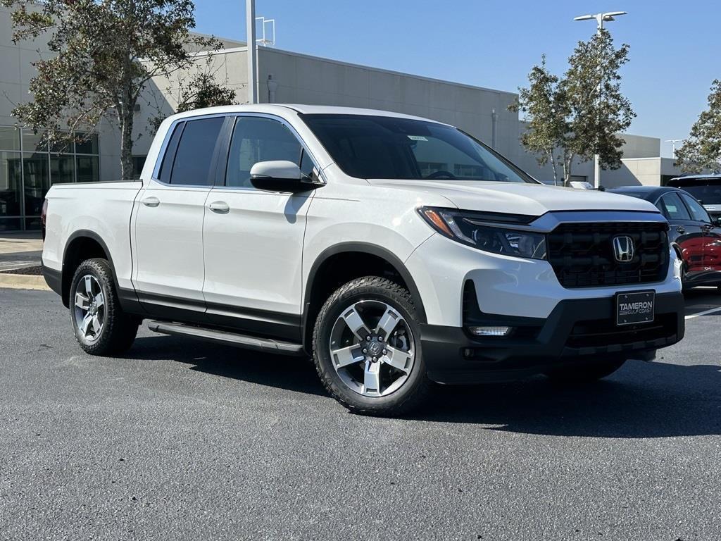 new 2025 Honda Ridgeline car, priced at $42,588