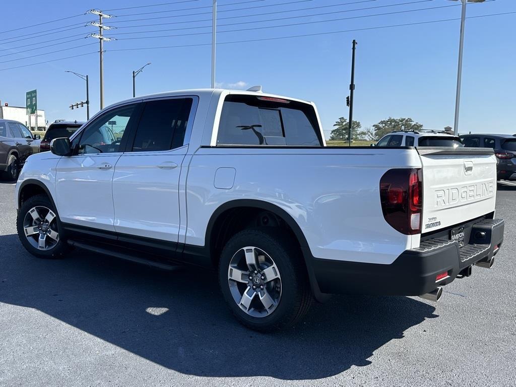 new 2025 Honda Ridgeline car, priced at $42,588