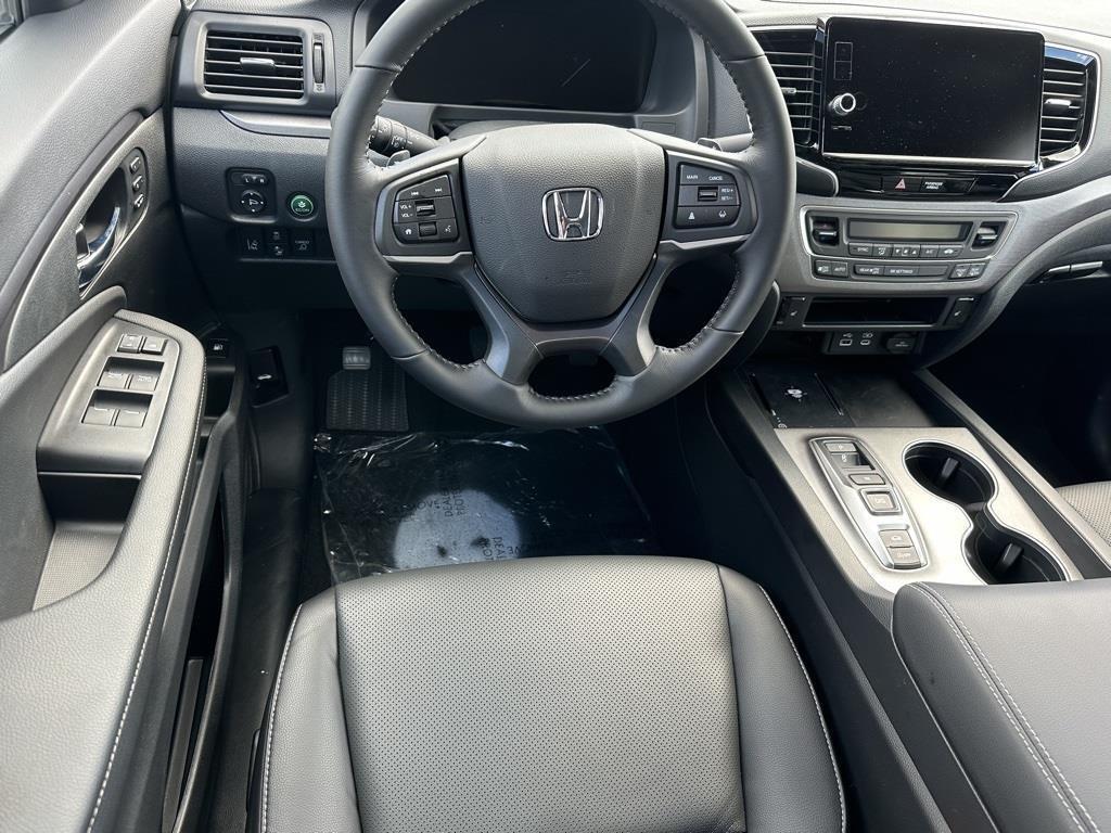 new 2025 Honda Ridgeline car, priced at $42,588