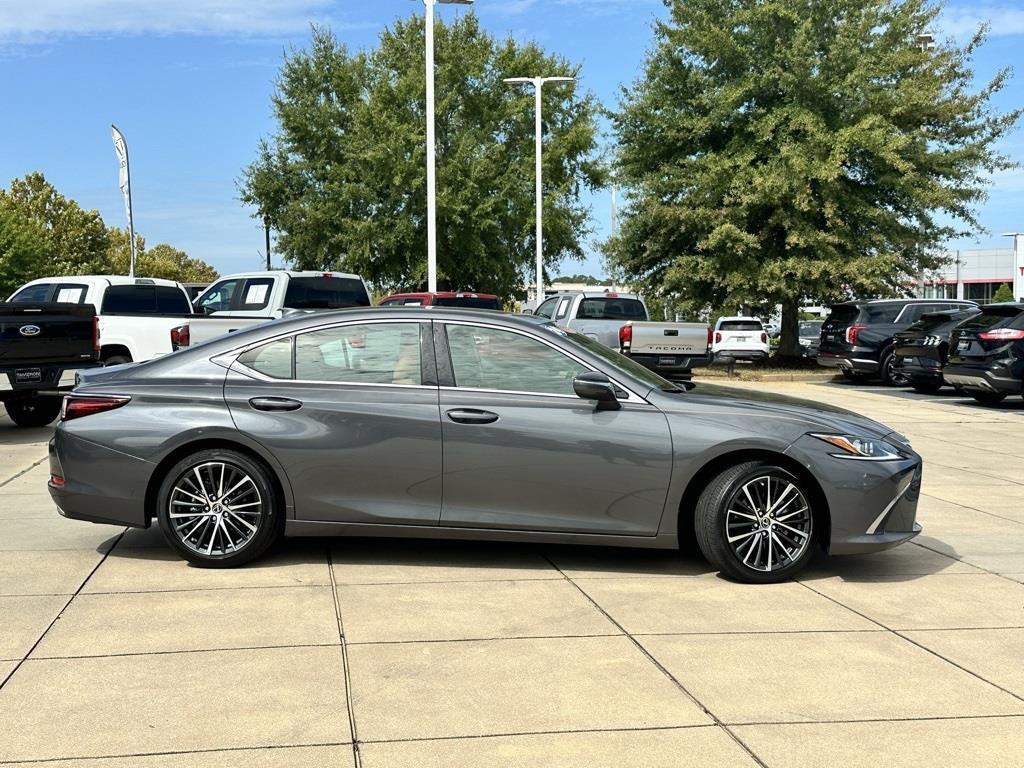 used 2024 Lexus ES 350 car, priced at $40,000