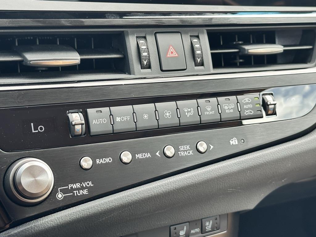 used 2024 Lexus ES 350 car, priced at $40,000