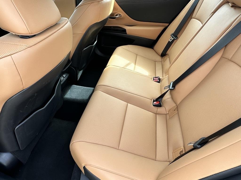 used 2024 Lexus ES 350 car, priced at $40,000