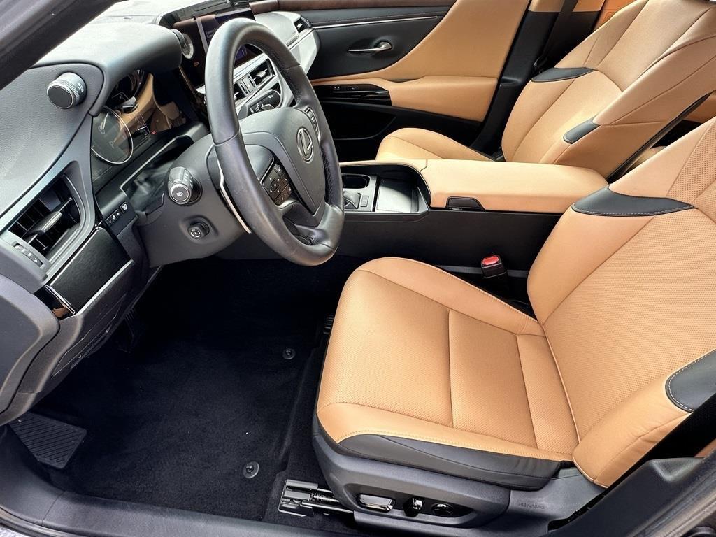 used 2024 Lexus ES 350 car, priced at $40,000