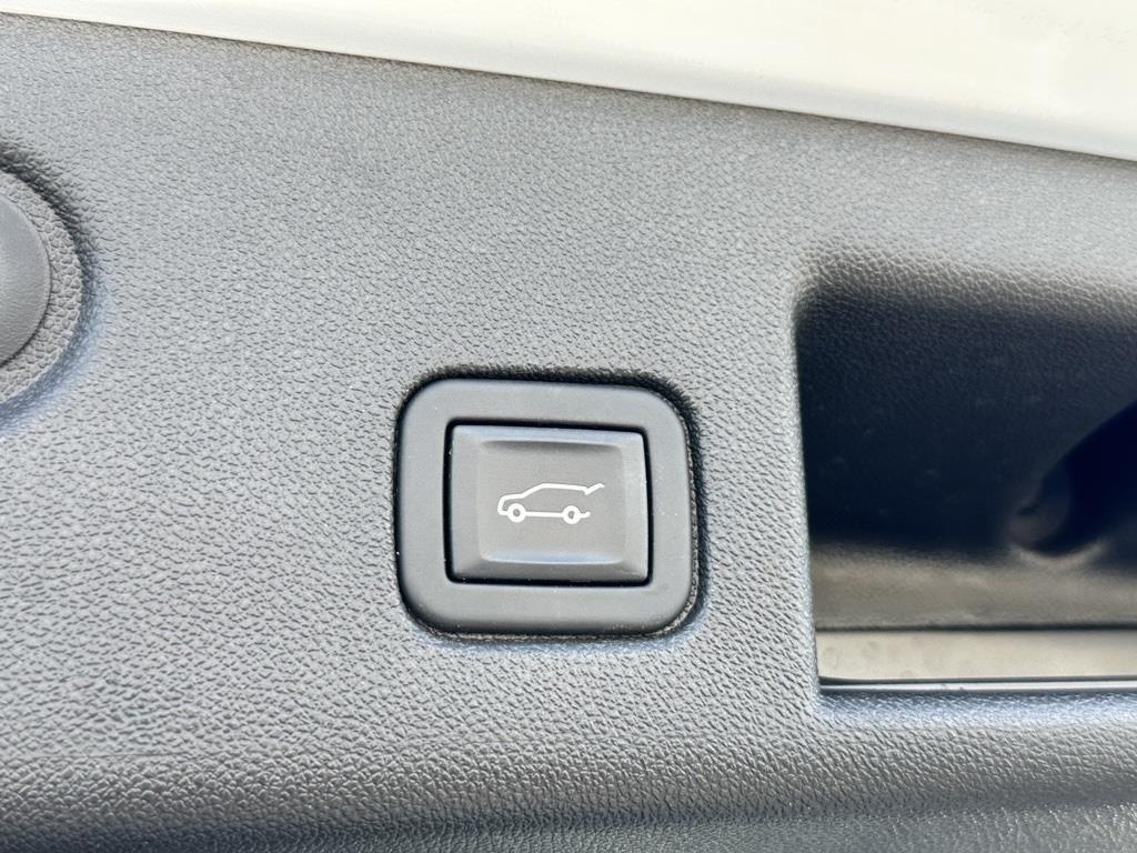 used 2023 Chevrolet Equinox car, priced at $22,477