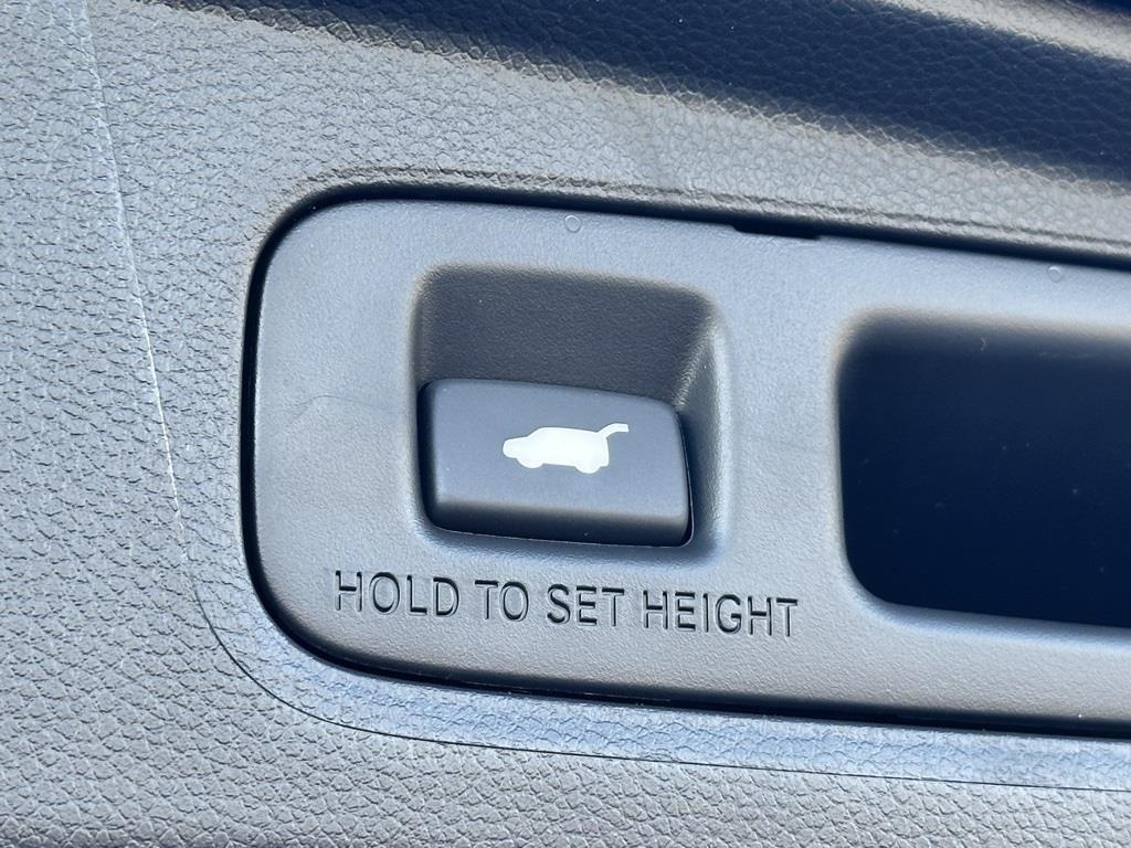new 2026 Honda CR-V Hybrid car, priced at $40,175
