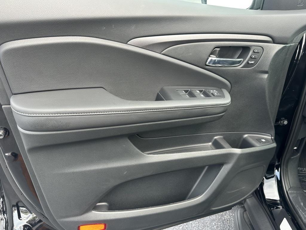 new 2025 Honda Ridgeline car, priced at $41,549