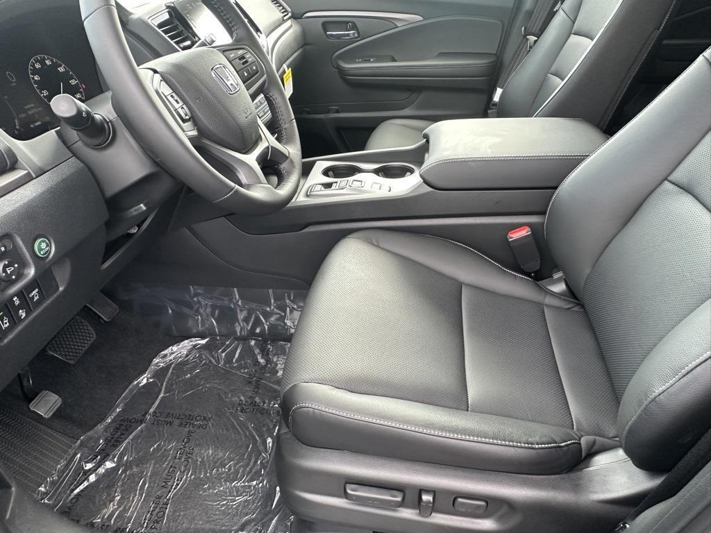 new 2025 Honda Ridgeline car, priced at $41,549