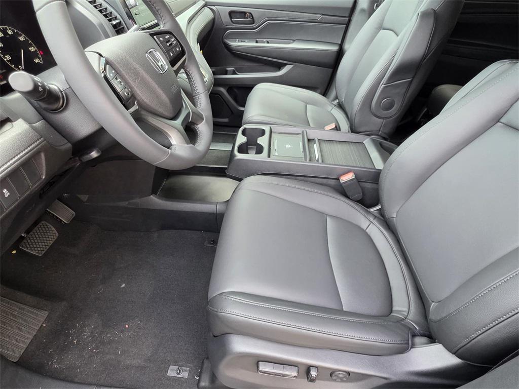 new 2026 Honda Odyssey car, priced at $44,290