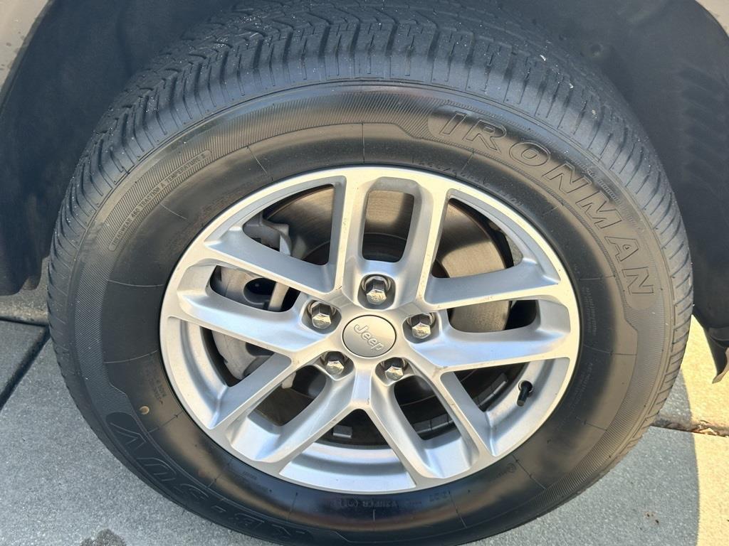 used 2023 Jeep Grand Cherokee L car, priced at $26,000