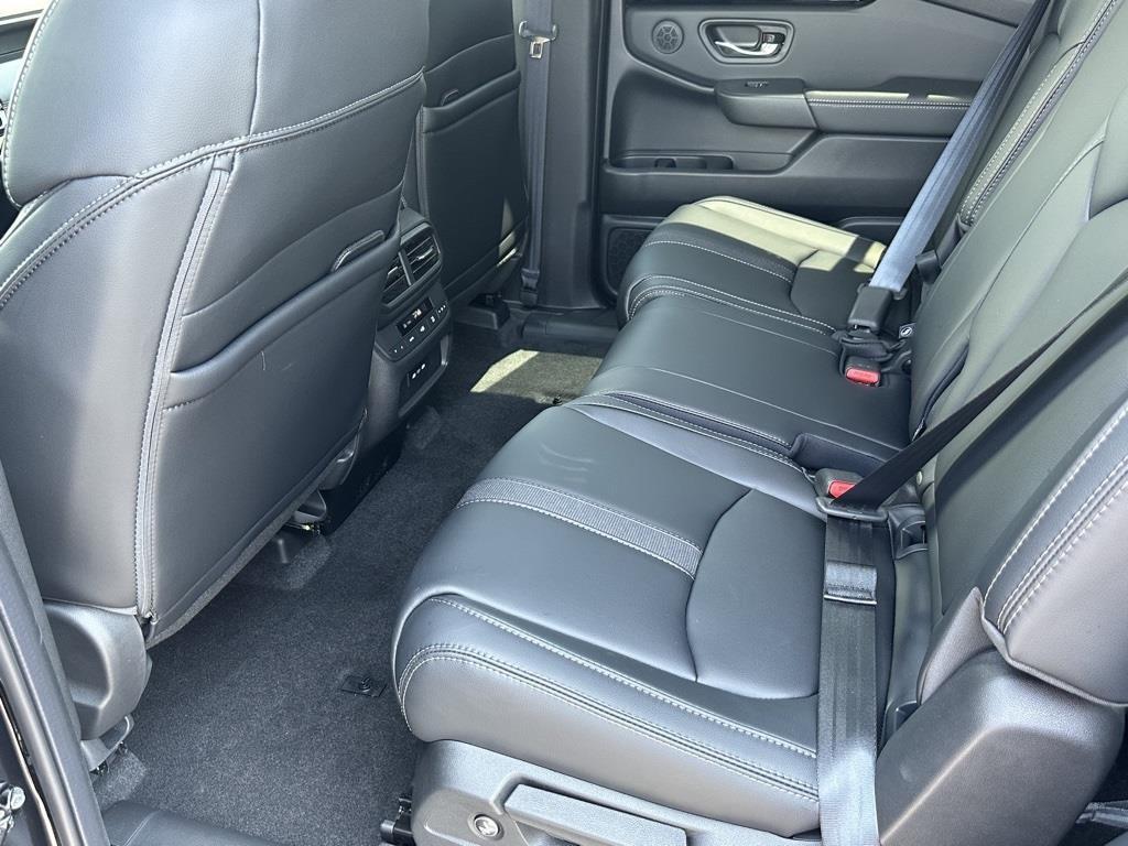 new 2025 Honda Pilot car, priced at $42,119