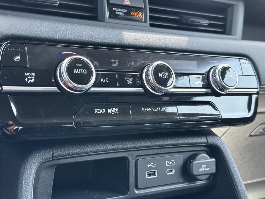 new 2025 Honda Pilot car, priced at $42,119