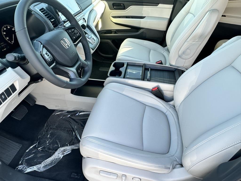 new 2026 Honda Odyssey car, priced at $44,290