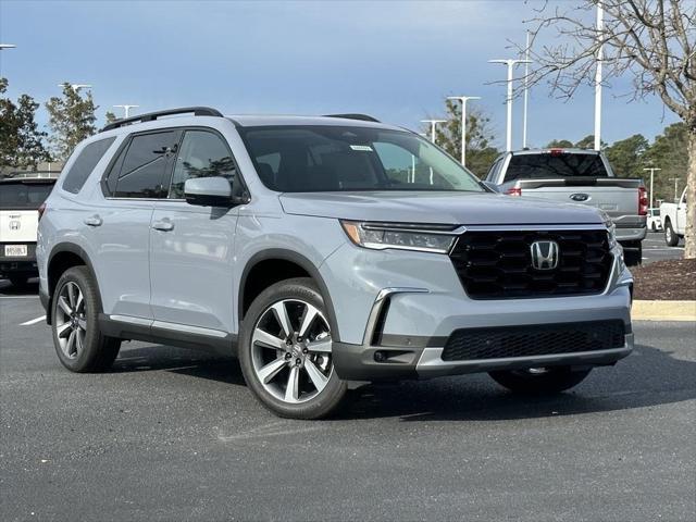 new 2025 Honda Pilot car, priced at $54,985