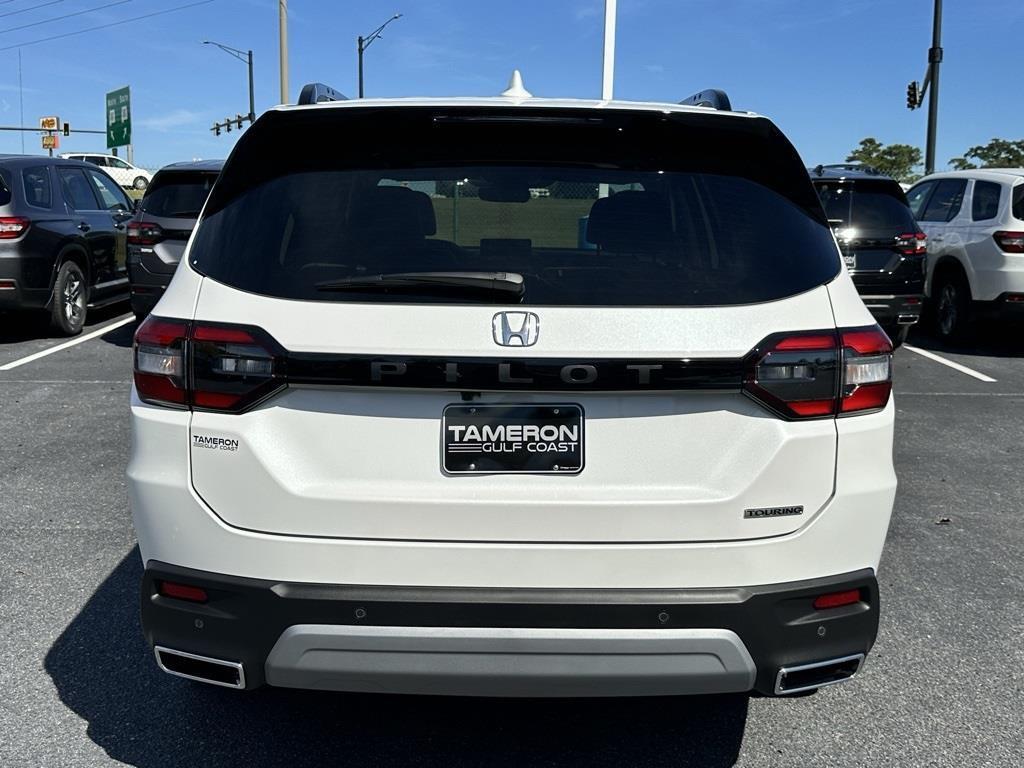 new 2025 Honda Pilot car, priced at $51,350