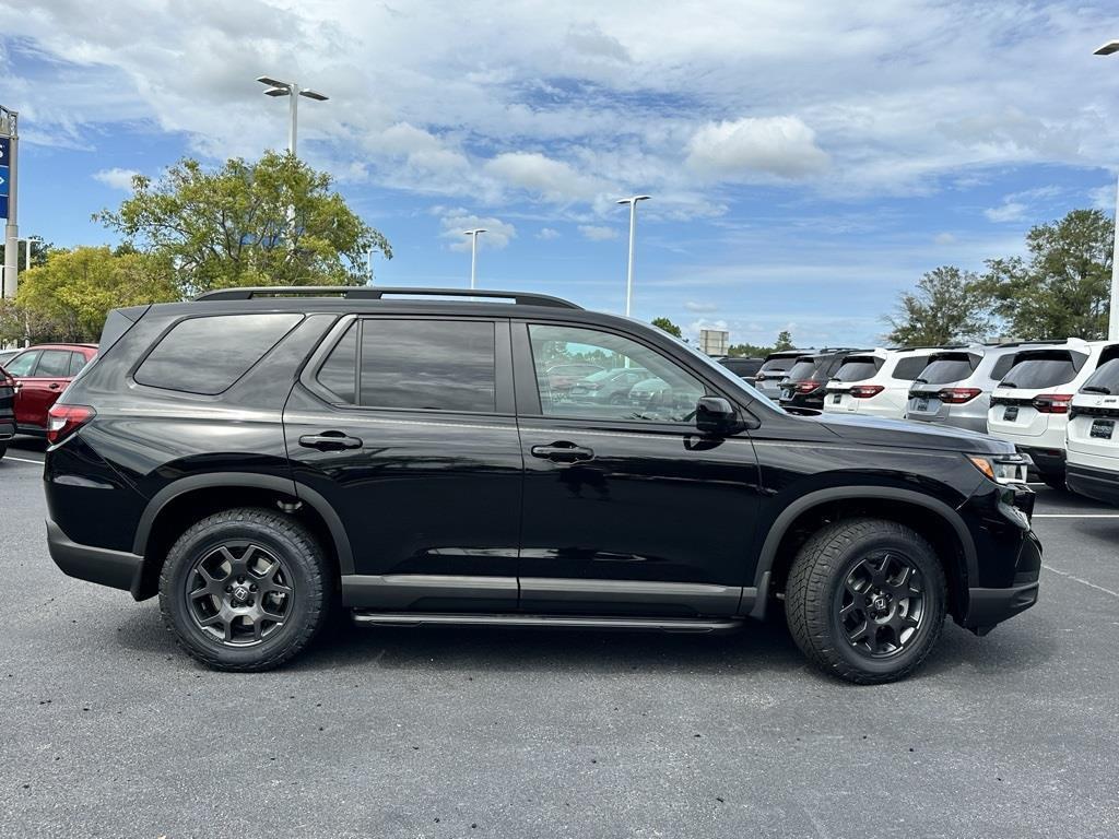 new 2025 Honda Pilot car, priced at $50,895