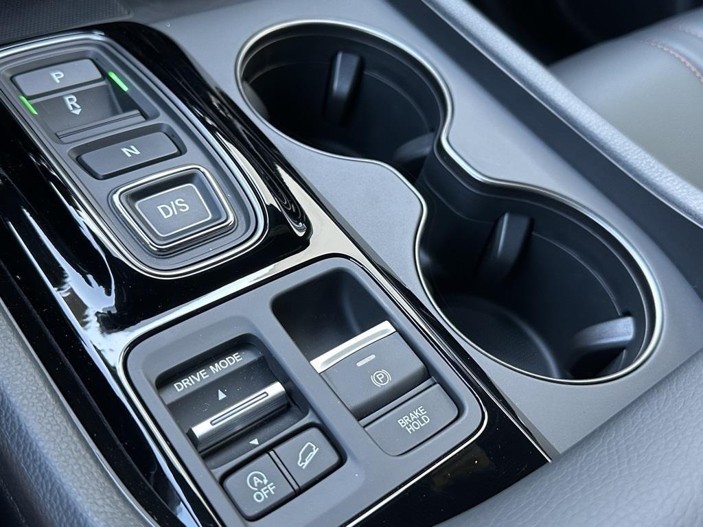 new 2025 Honda Pilot car, priced at $50,895