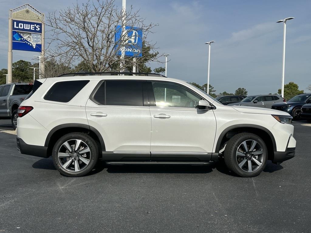 new 2025 Honda Pilot car, priced at $51,550