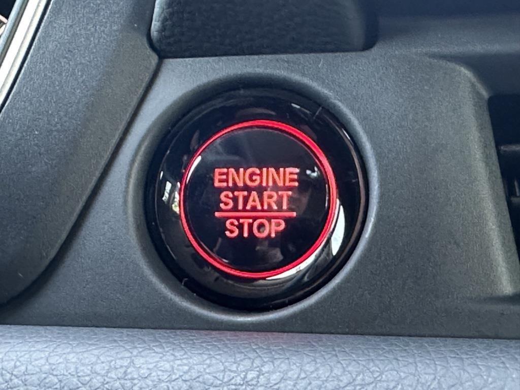 new 2025 Honda Pilot car, priced at $44,180