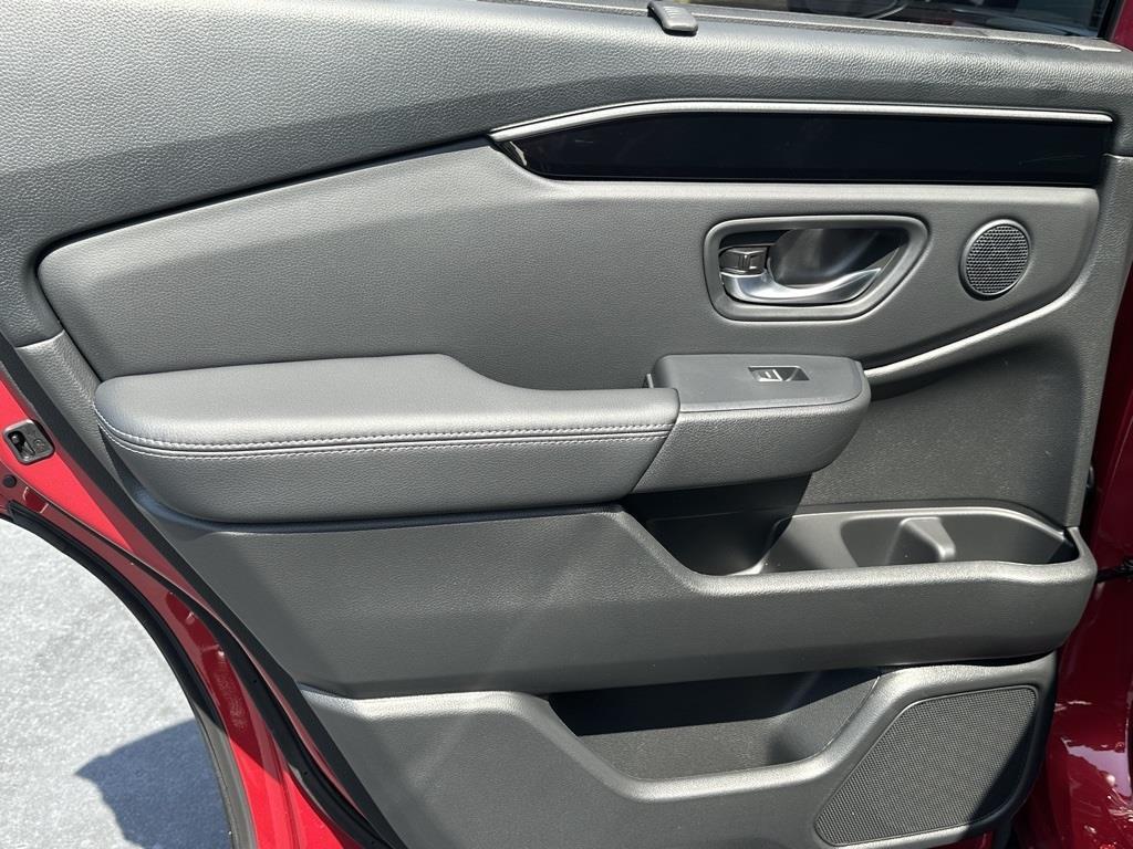 new 2025 Honda Pilot car, priced at $44,180