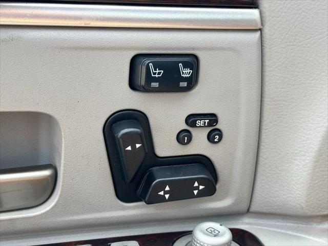 used 2009 Lincoln Town Car car, priced at $9,500