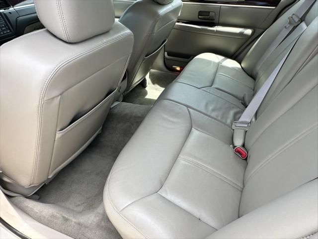 used 2009 Lincoln Town Car car, priced at $9,500