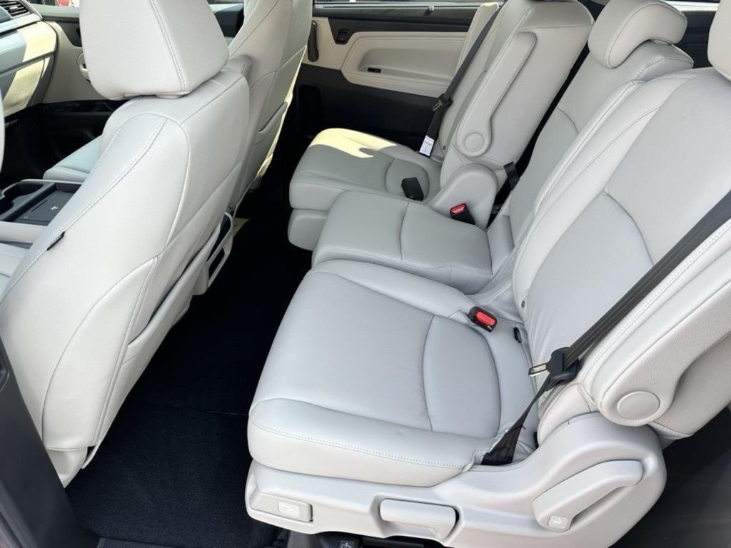 new 2026 Honda Odyssey car, priced at $44,885