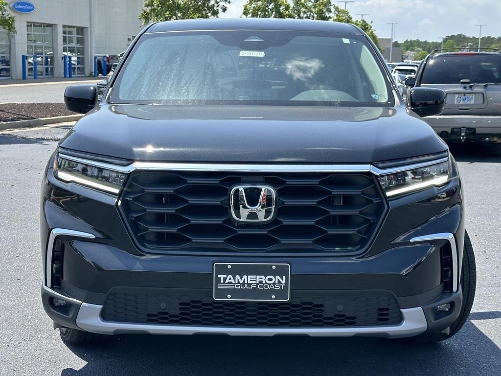 new 2025 Honda Pilot car, priced at $44,995