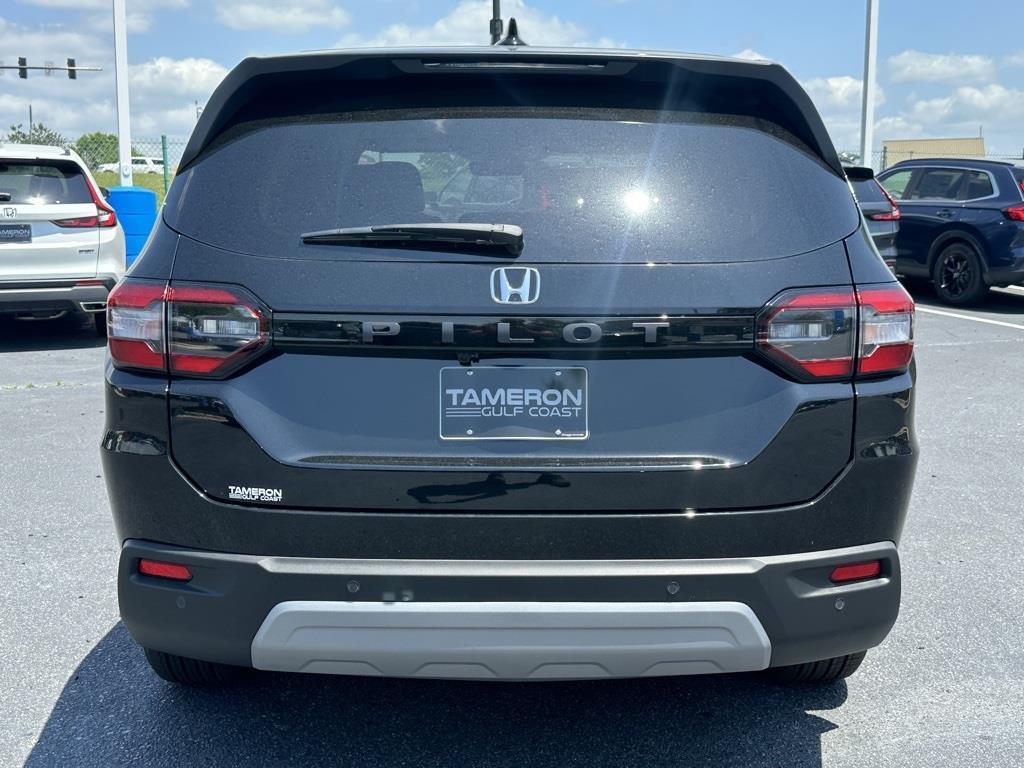 new 2025 Honda Pilot car, priced at $44,995