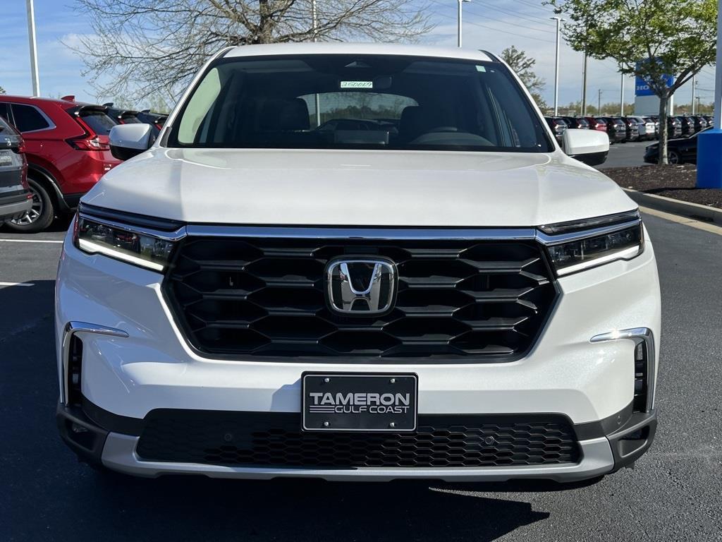 new 2025 Honda Pilot car, priced at $48,280