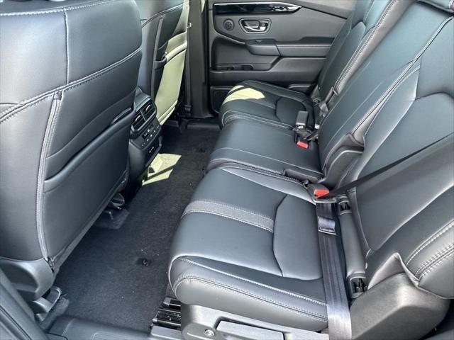 new 2025 Honda Pilot car, priced at $50,670