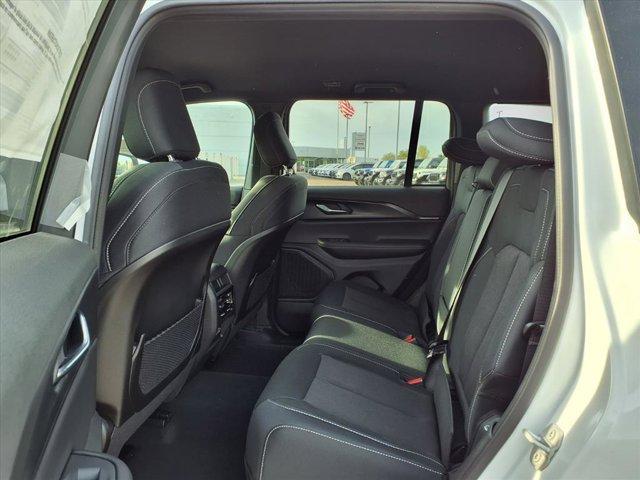 new 2025 Jeep Grand Cherokee car, priced at $37,460