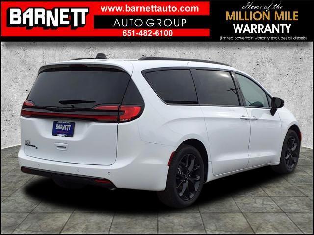 new 2024 Chrysler Pacifica car, priced at $40,992