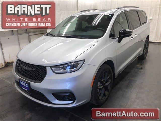 used 2023 Chrysler Pacifica car, priced at $41,977