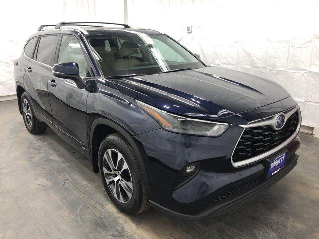 used 2023 Toyota Highlander Hybrid car, priced at $43,988