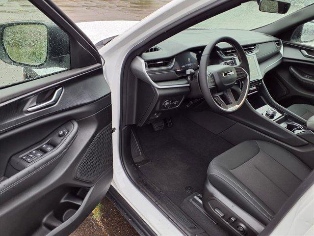 new 2025 Jeep Grand Cherokee car, priced at $35,247
