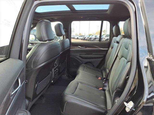 new 2025 Jeep Grand Cherokee car, priced at $46,552