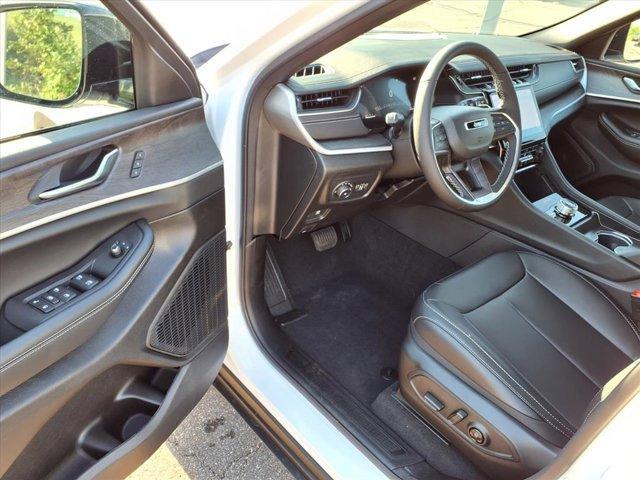 new 2025 Jeep Grand Cherokee car, priced at $42,980