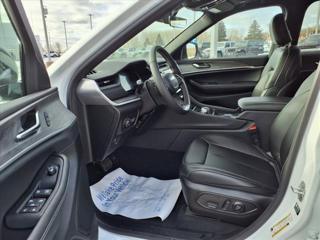 new 2025 Jeep Grand Cherokee car, priced at $44,219