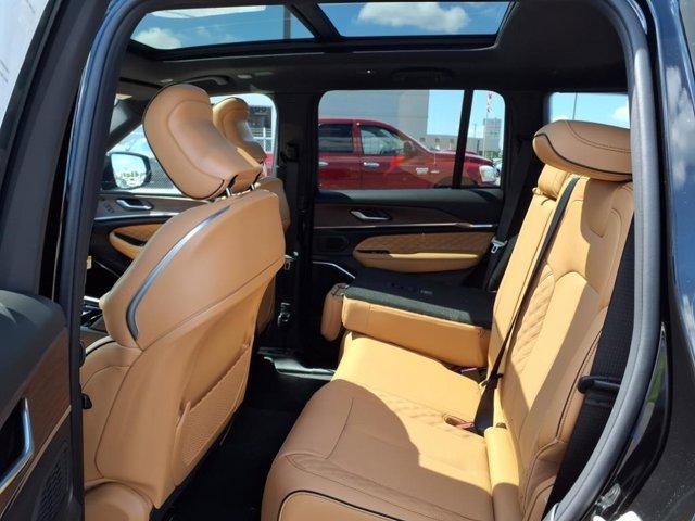 new 2025 Jeep Grand Cherokee car, priced at $57,297