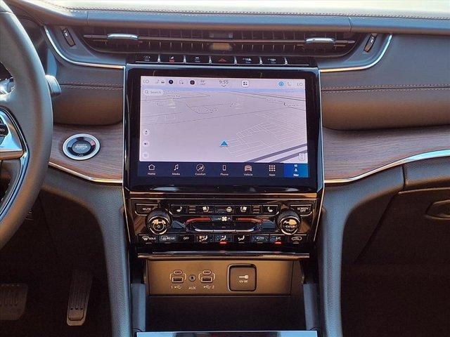 new 2025 Jeep Grand Cherokee car, priced at $54,582
