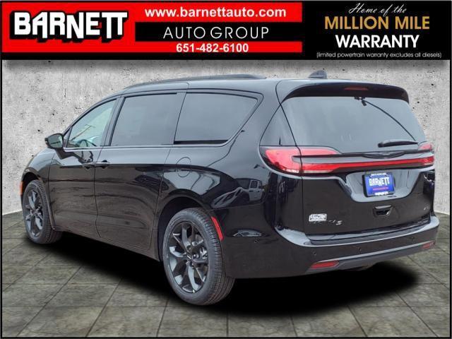 new 2024 Chrysler Pacifica car, priced at $44,307