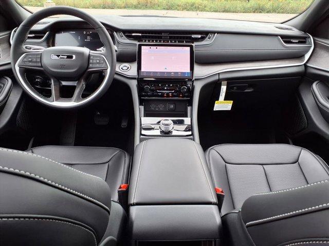 new 2025 Jeep Grand Cherokee car, priced at $49,097