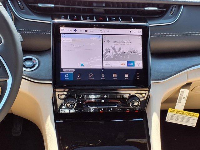 new 2025 Jeep Grand Cherokee car, priced at $40,999
