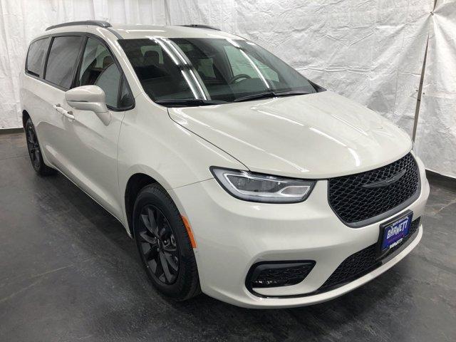 used 2021 Chrysler Pacifica car, priced at $27,988