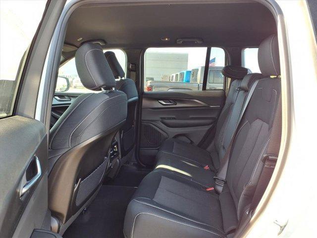 new 2025 Jeep Grand Cherokee car, priced at $37,460