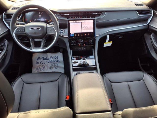 new 2025 Jeep Grand Cherokee car, priced at $44,736