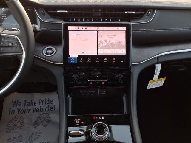 new 2025 Jeep Grand Cherokee car, priced at $44,736